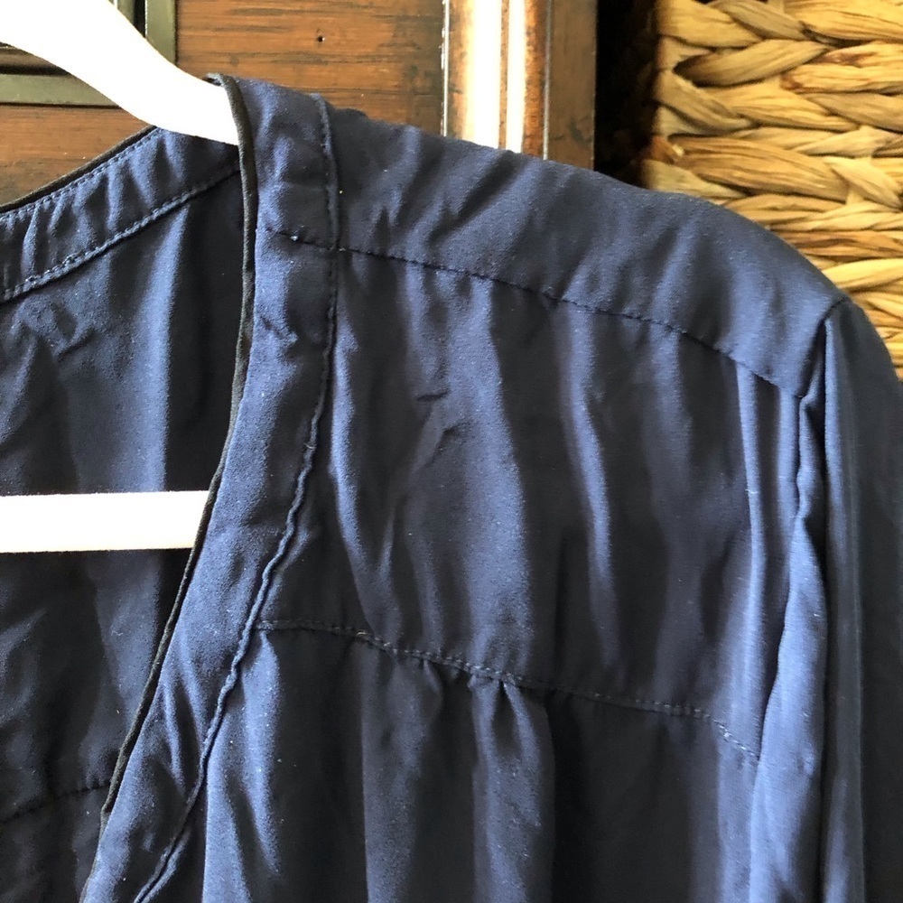 Torrid Navy with black piping Harper roll tab blouse in size 4x - Picture 2 of 9
